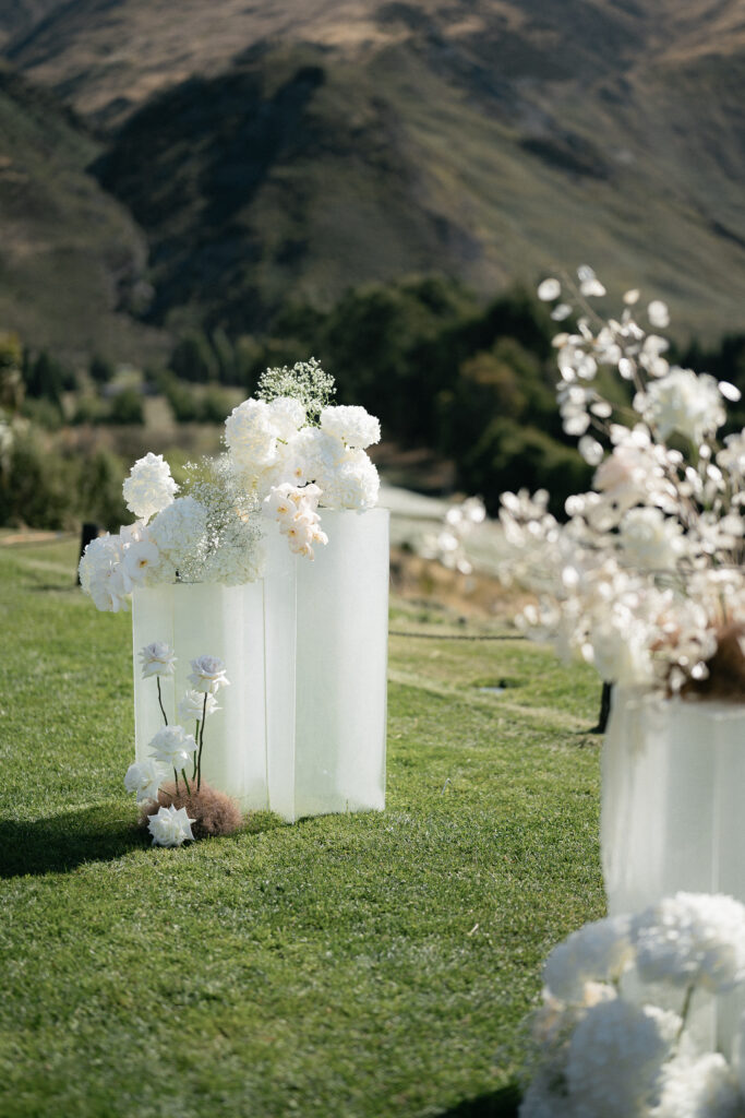 EmmaDan-Clear-Plinths-Kate-Alexandra-Photography-68.jpg