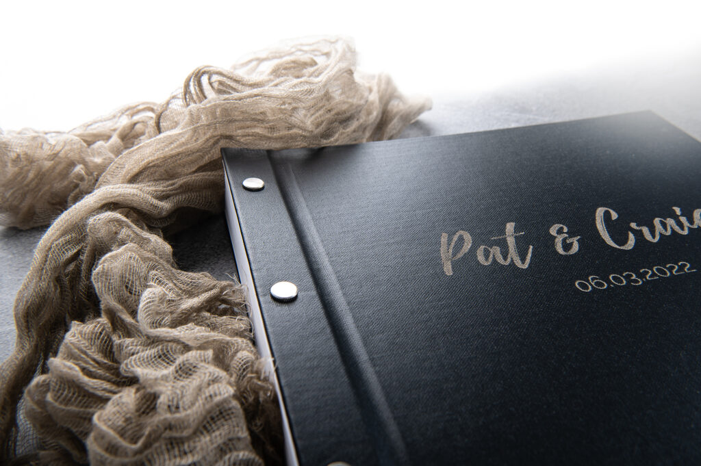 personalised_guestbook_wedding.jpg