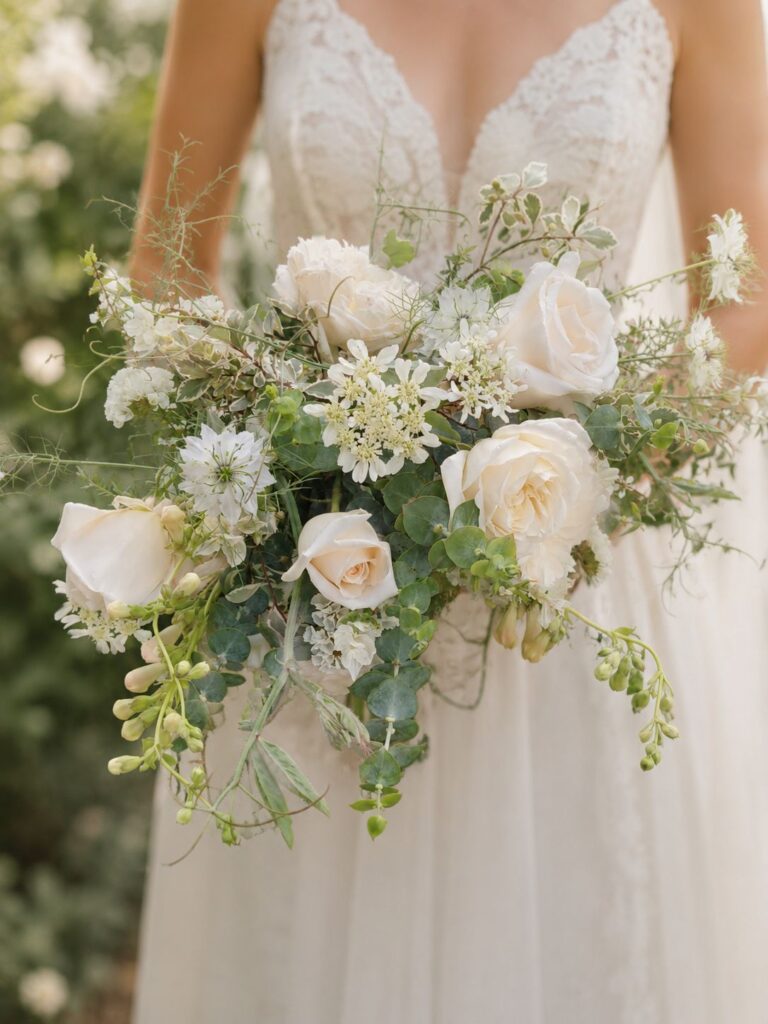 White-green-bridal-bouquet.jpg