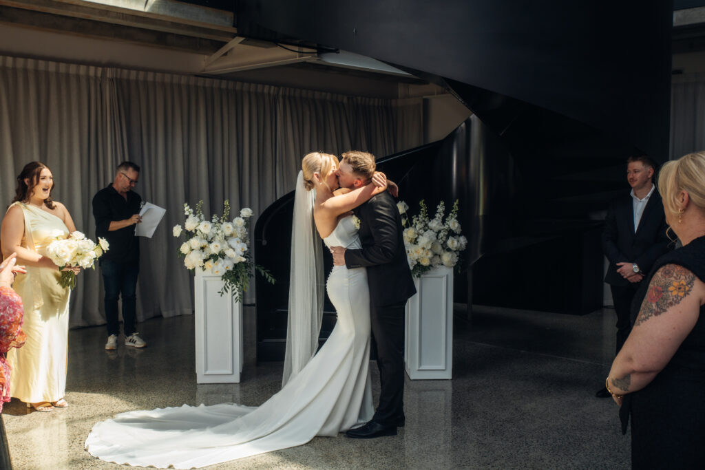 mrandmrsfrechtling.22.11.2025.erikaberendsenphotography-195.jpg