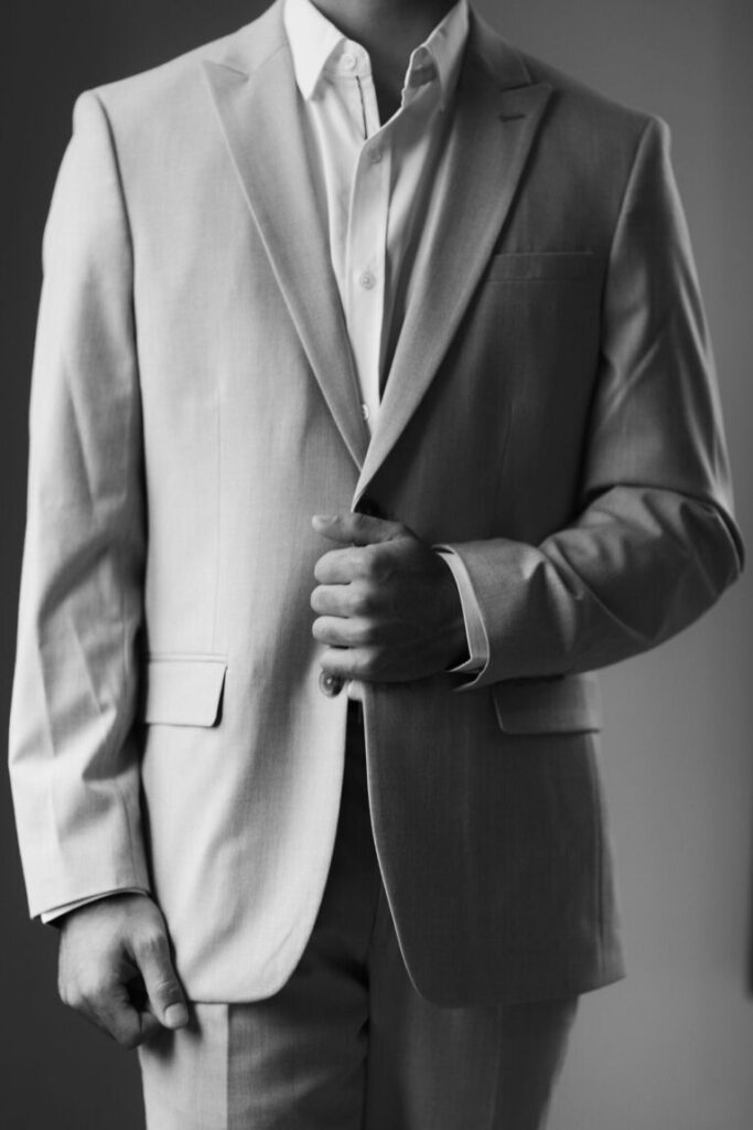 selah-weddings-groom-getting-ready.jpg