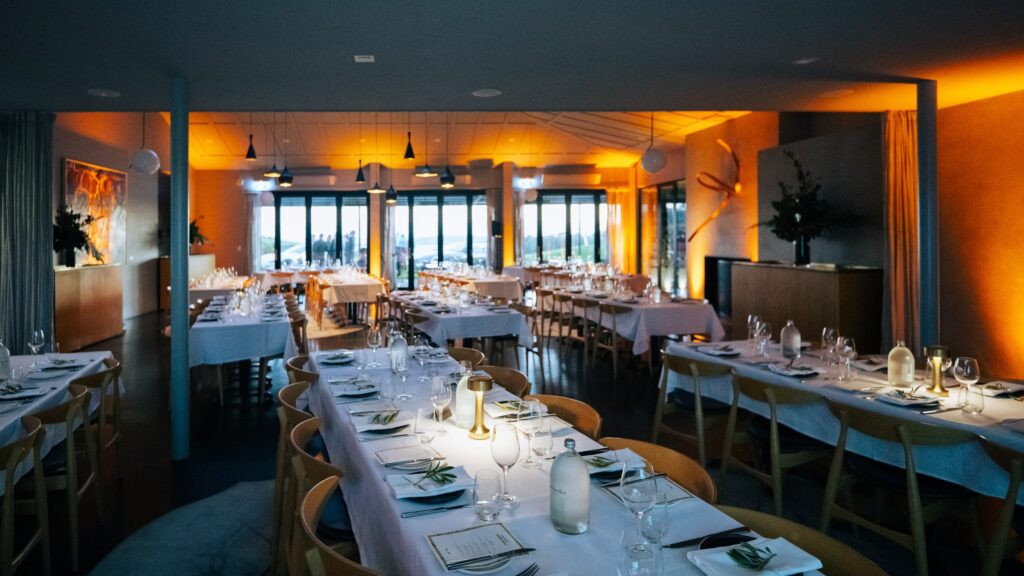 04_reception-long-tables.jpg
