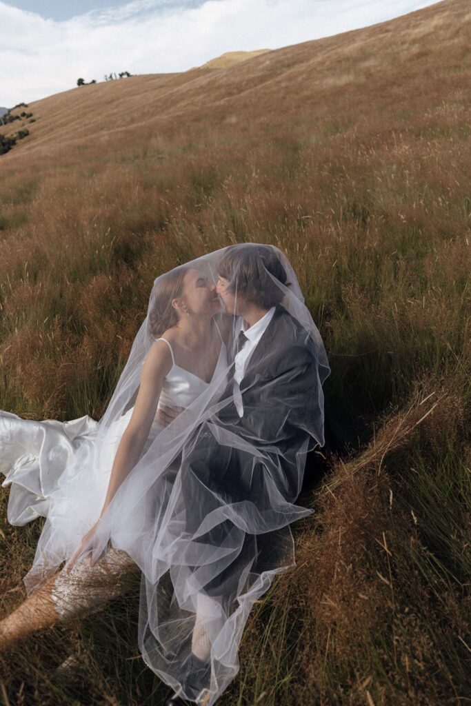 queenstown-adventure-elopement-couple.jpg
